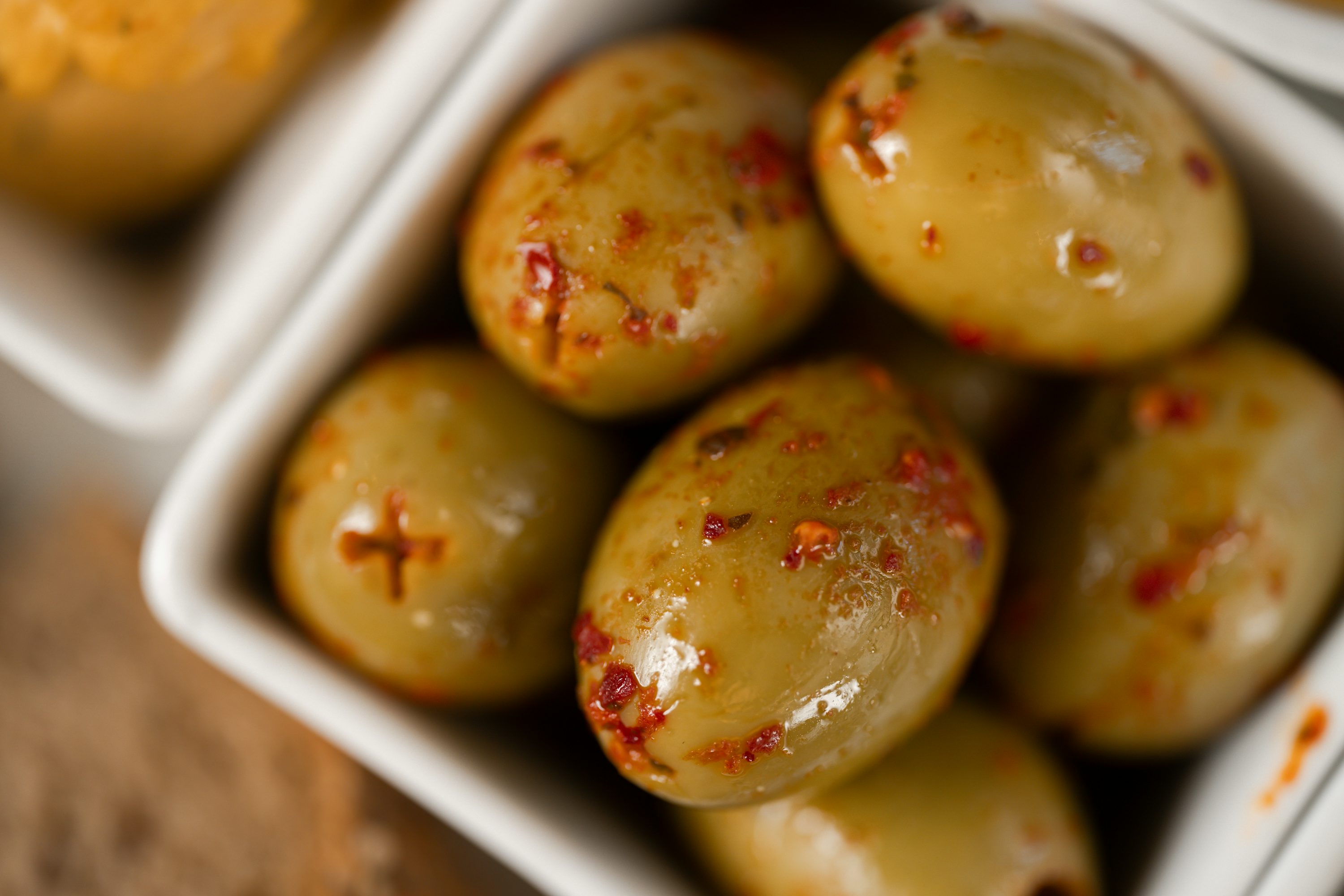 Kasede sofralık yeşil zeytin